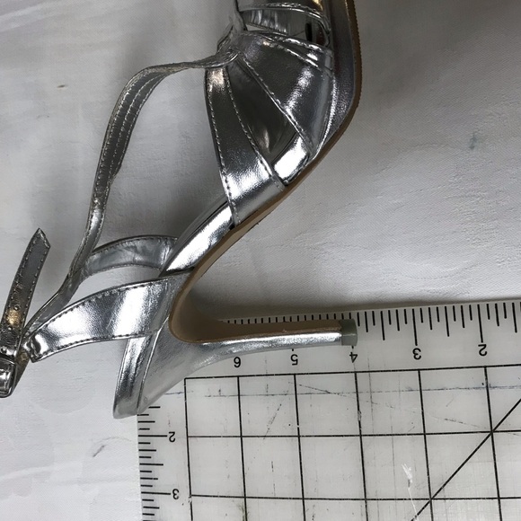 Used le chateaux silver platform heels - Picture 5 of 5